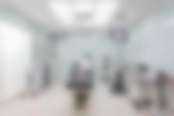 泰国拉低喃医美中 心仪器设备