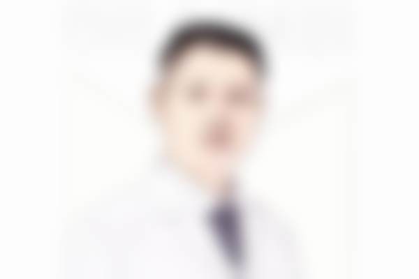 周艺龙医生术后护理指导与长期成效维护
